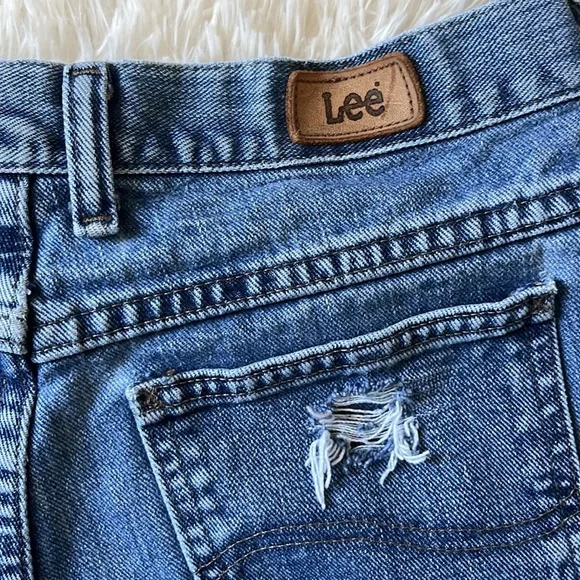 Vintage Lee - Women’s Cut Off Denim Shorts, Distressed Jean Shorts size 12 - Picture 5 of 7